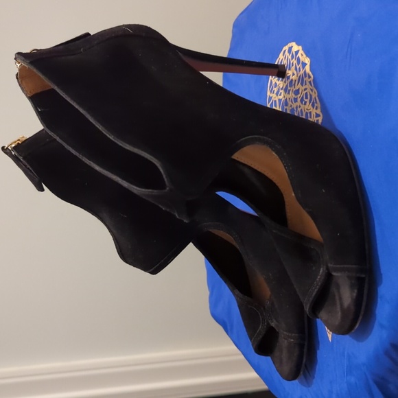 Aquazurra Black Suede Cut-Out Peep Toe Pumps - Picture 2 of 11